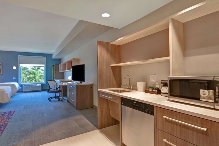 Home2 Suites Naples I-75 Pine Ridge Road FL