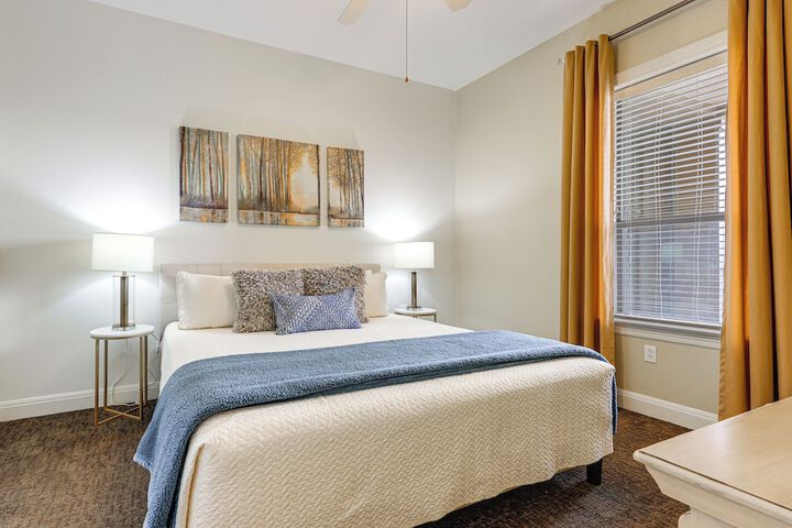 Lake LBJ Condo w / Private Balcony Lake Views