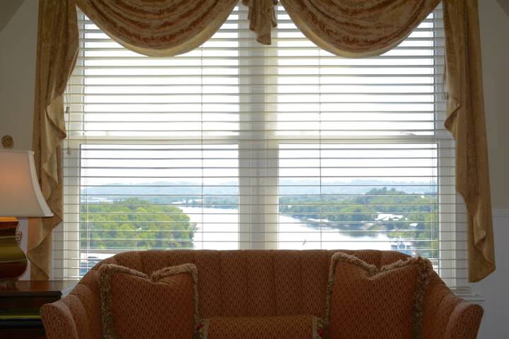 Room 104 of 151