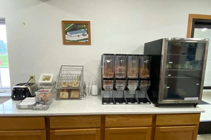 Breakfast/Coffee Service 26 of 29