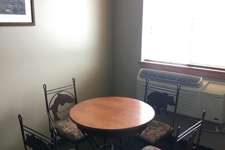 Room 26 of 38