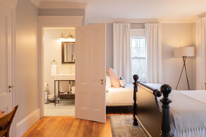 Room 28 of 45
