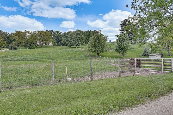 Secluded Ohio Amish Country Getaway w / Fire Pit
