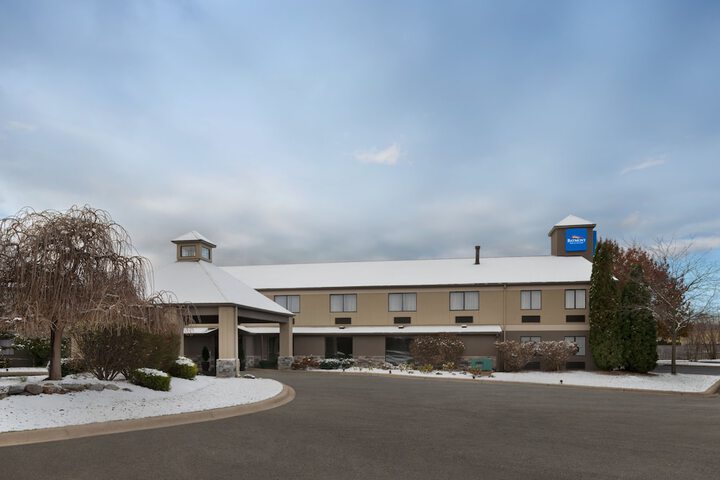 Baymont by Wyndham Belleville Airport Area