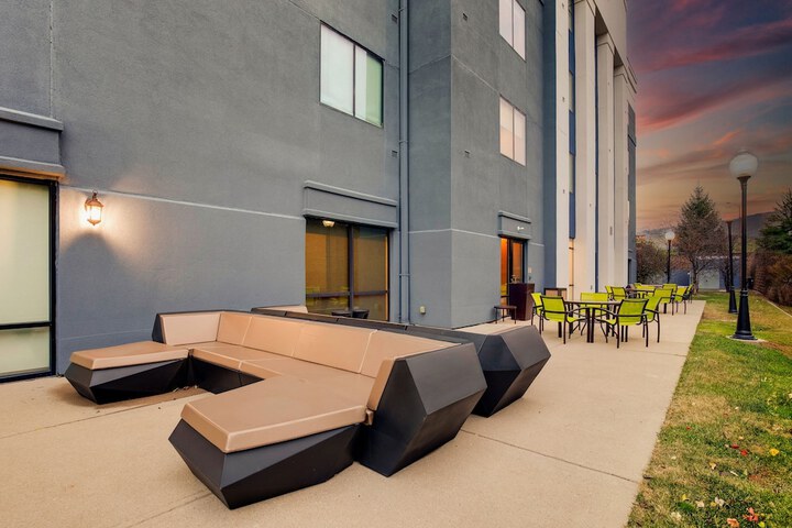 Terrace/Patio 34 of 34