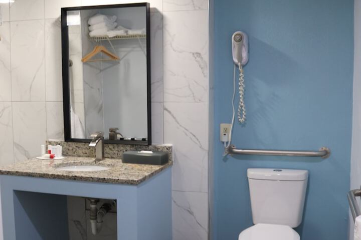 Room 6 of 29