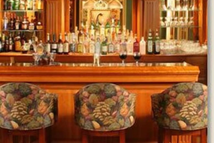 Lounge 38 of 40