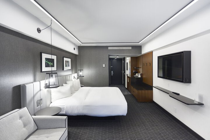 Room 34 of 85