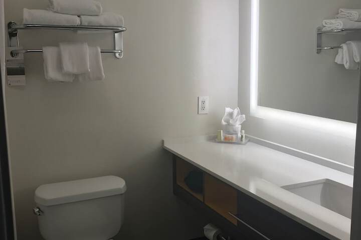 Room 30 of 53