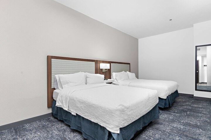 Room 11 of 40