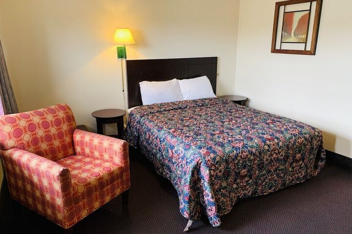 Room 18 of 18