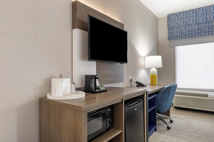 Room 6 of 26