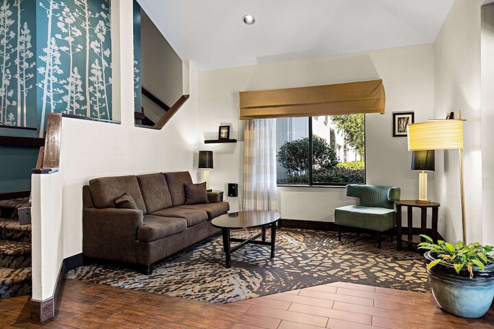 Hotel Interior 9 of 33