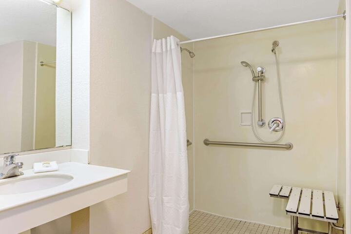 Room 19 of 25
