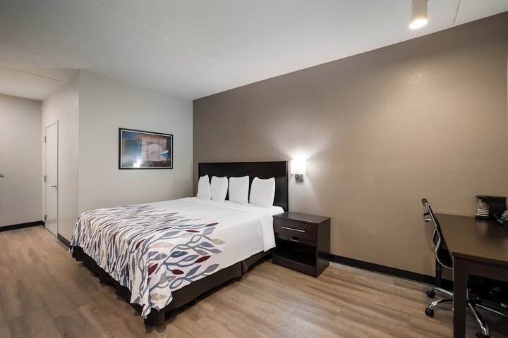 Room 19 of 35