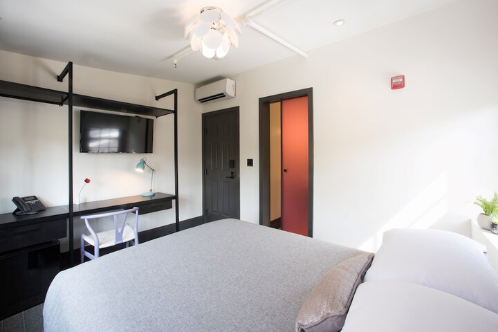 Room 71 of 99