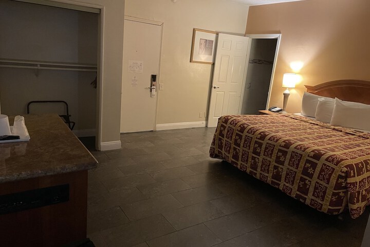 Room 58 of 72
