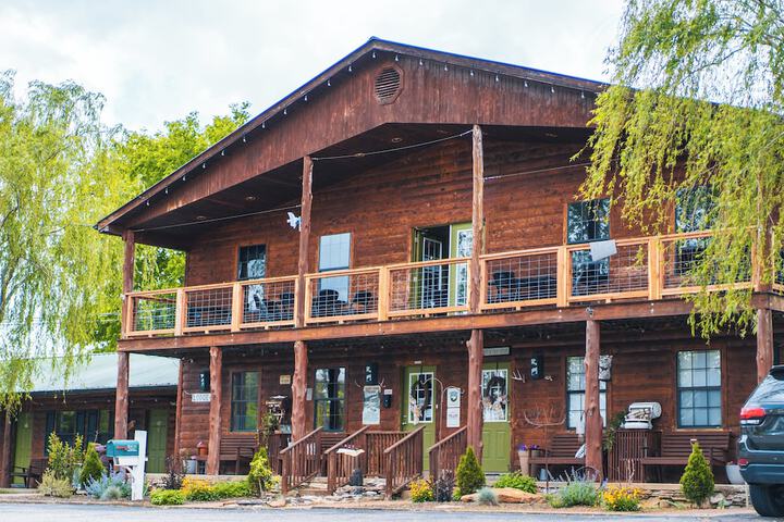 Hotel 9 of 71