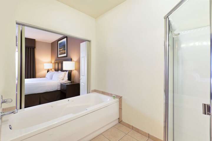 Room 27 of 36