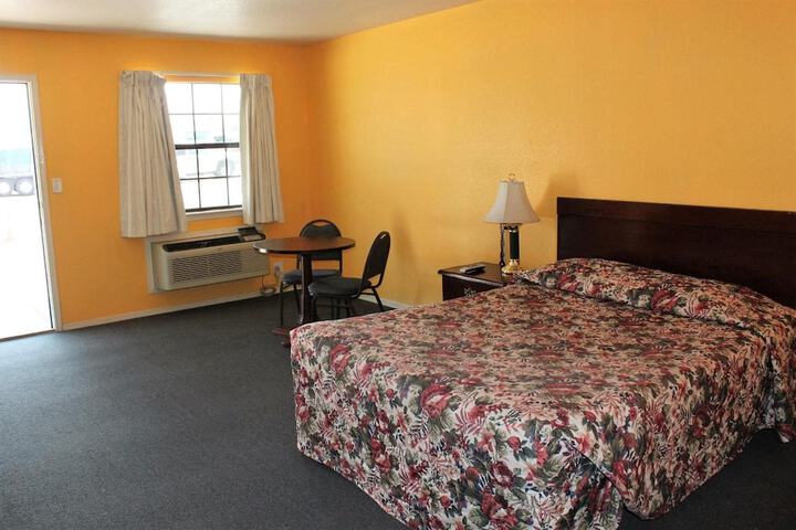 Room 28 of 37