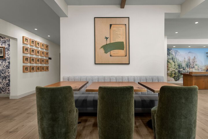 The Inelle Oakhurst Yosemite, a Tribute Portfolio Hotel