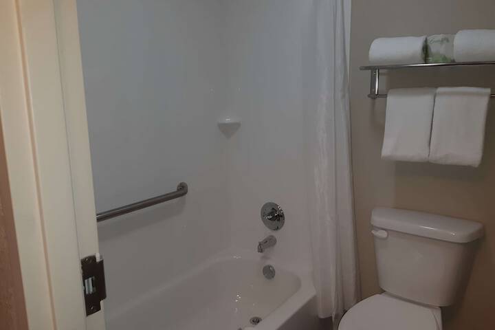 Room 5 of 15