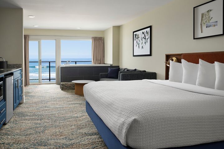 Starfish Manor Oceanfront Hotel