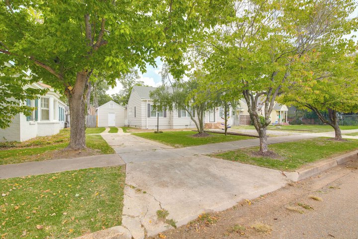 Walk Downtown: Home w / Yard in Clarksdale