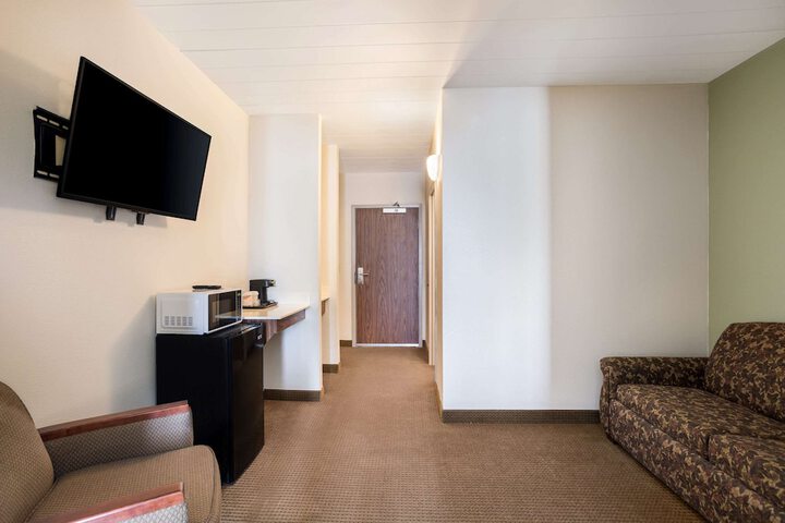 Room 19 of 42