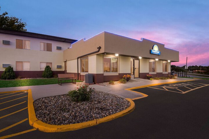 Days Inn by Wyndham Newton