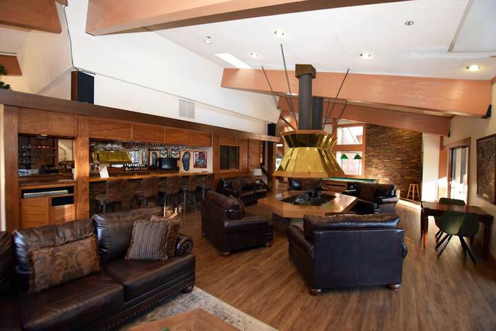 Hotel Interior 12 of 27