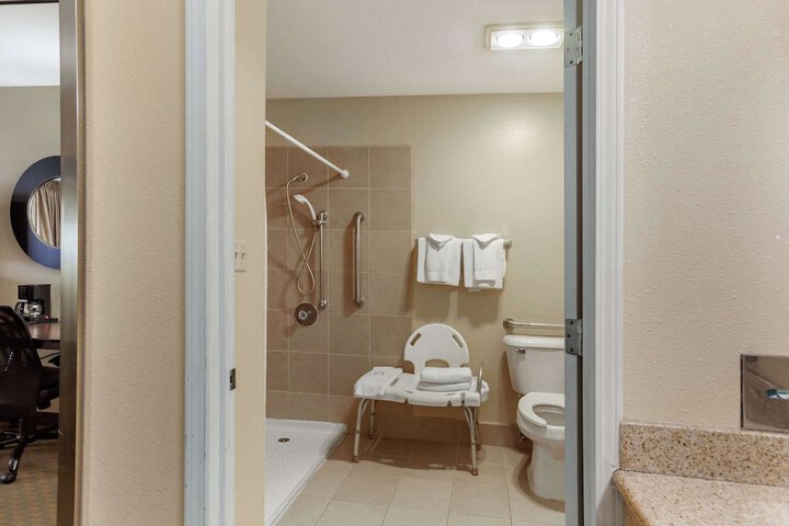 Room 28 of 42