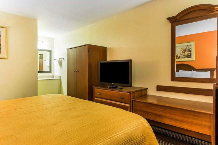 Room 11 of 41