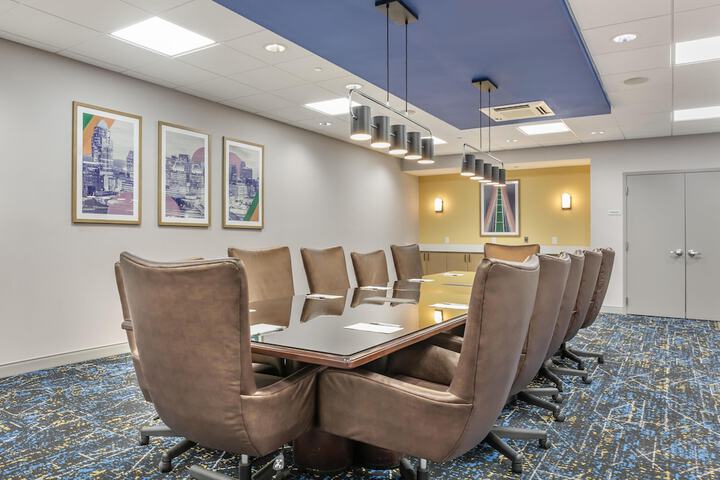 Hampton Inn & Suites Cincinnati / Uptown-University Area