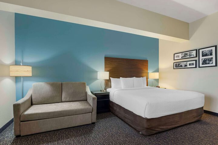 Room 10 of 32
