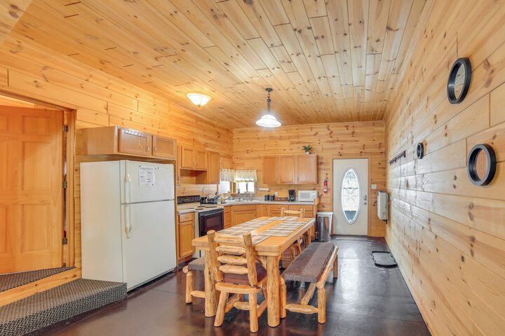 6 Mi to Shingleton: Manistique Home w / Yard!
