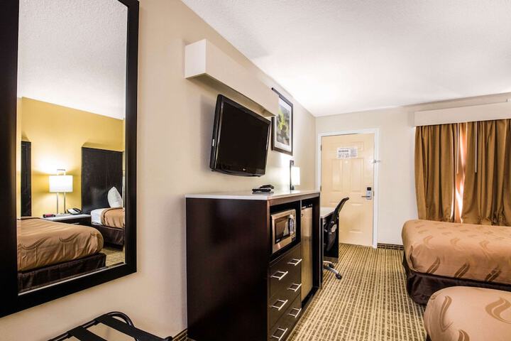 Room 26 of 39