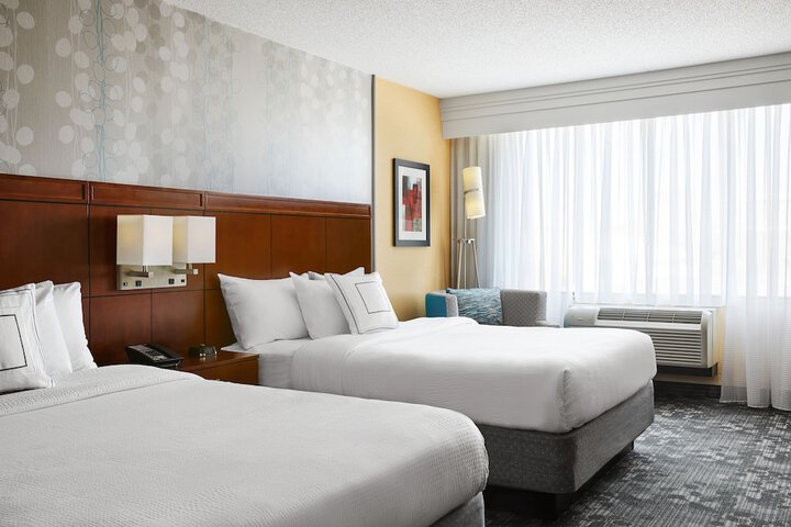Courtyard by Marriott Newark Downtown