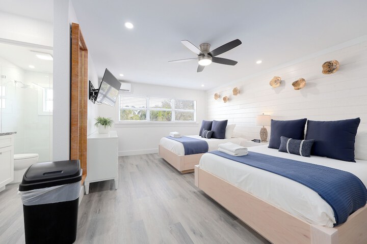 Siesta Key Beach Resort and Suites