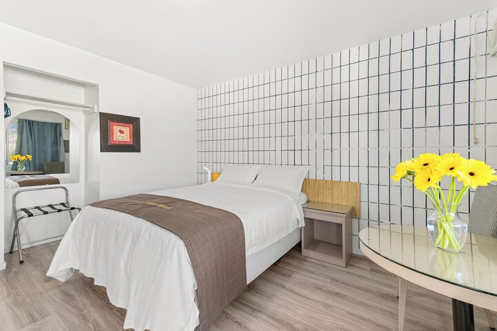 Room 14 of 27