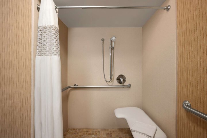 Room 10 of 21