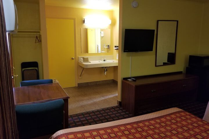 Room 22 of 25