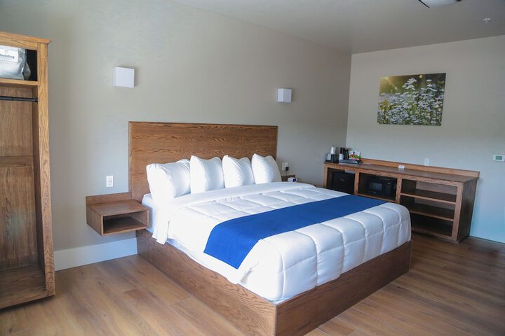 Splash Canyon Hotel