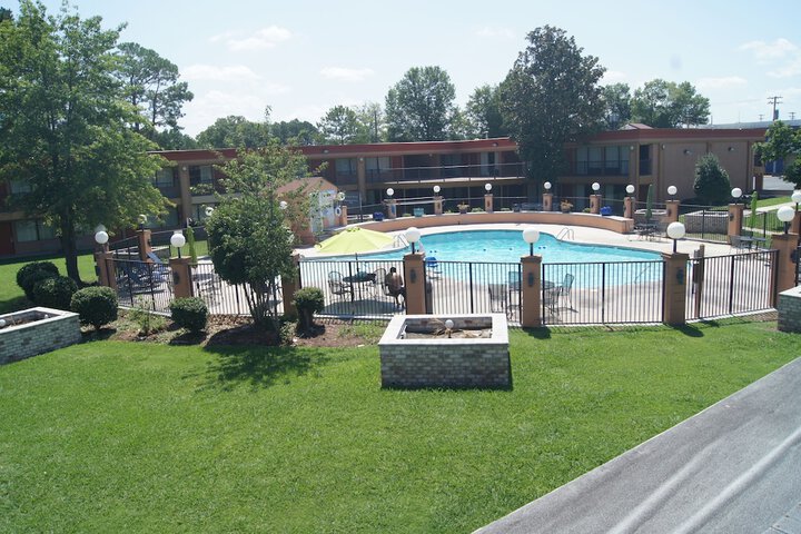 Pool 17 of 110