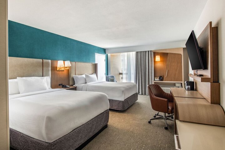 Holiday Inn Oxnard – Ventura by IHG