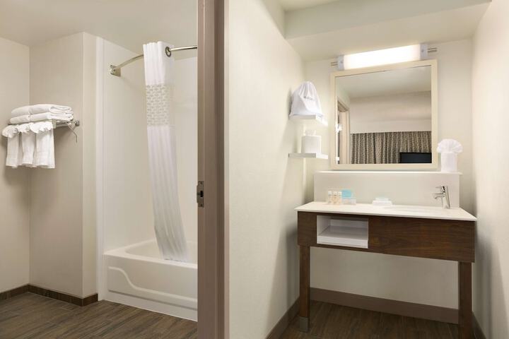 Room 15 of 44