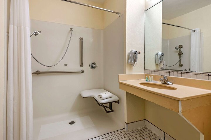Room 40 of 58