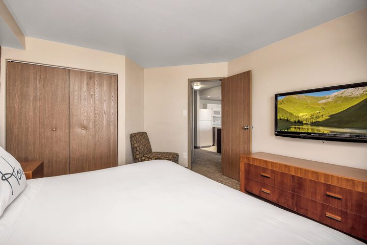 Room 13 of 26