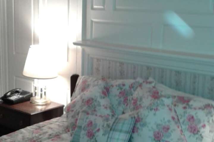 Room 7 of 42