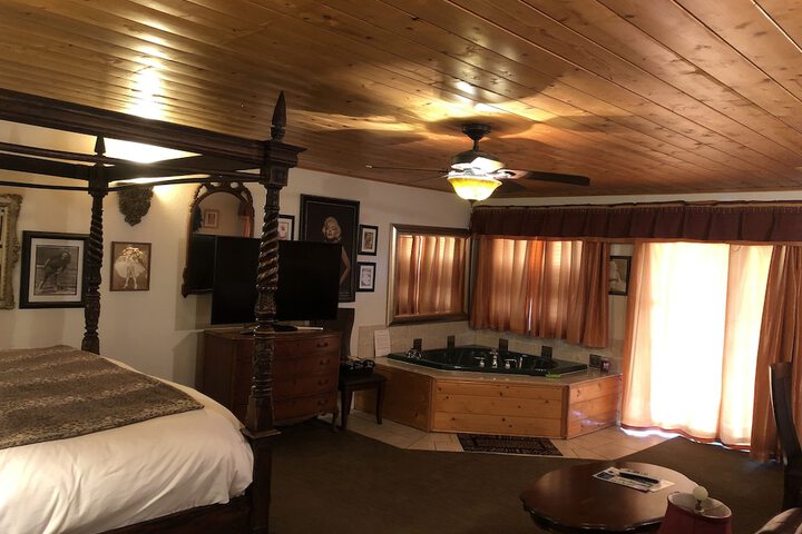 Echo Canyon Spa Resort (Adults Only)